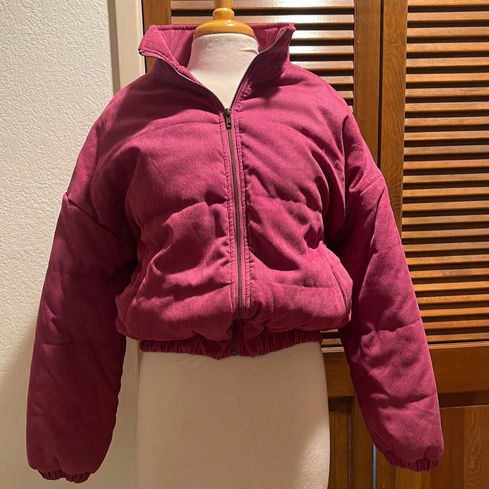 Pink corduroy cropped puffer